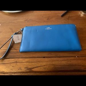 Coach wristlet  never used